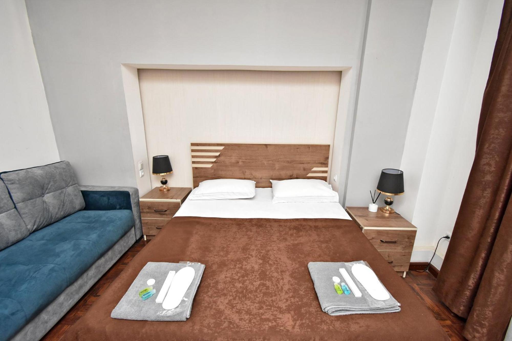 Hotel Aaa à Erévan Extérieur photo